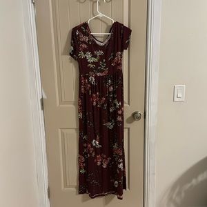 Short sleeve long stretchy dress maroon with flowers